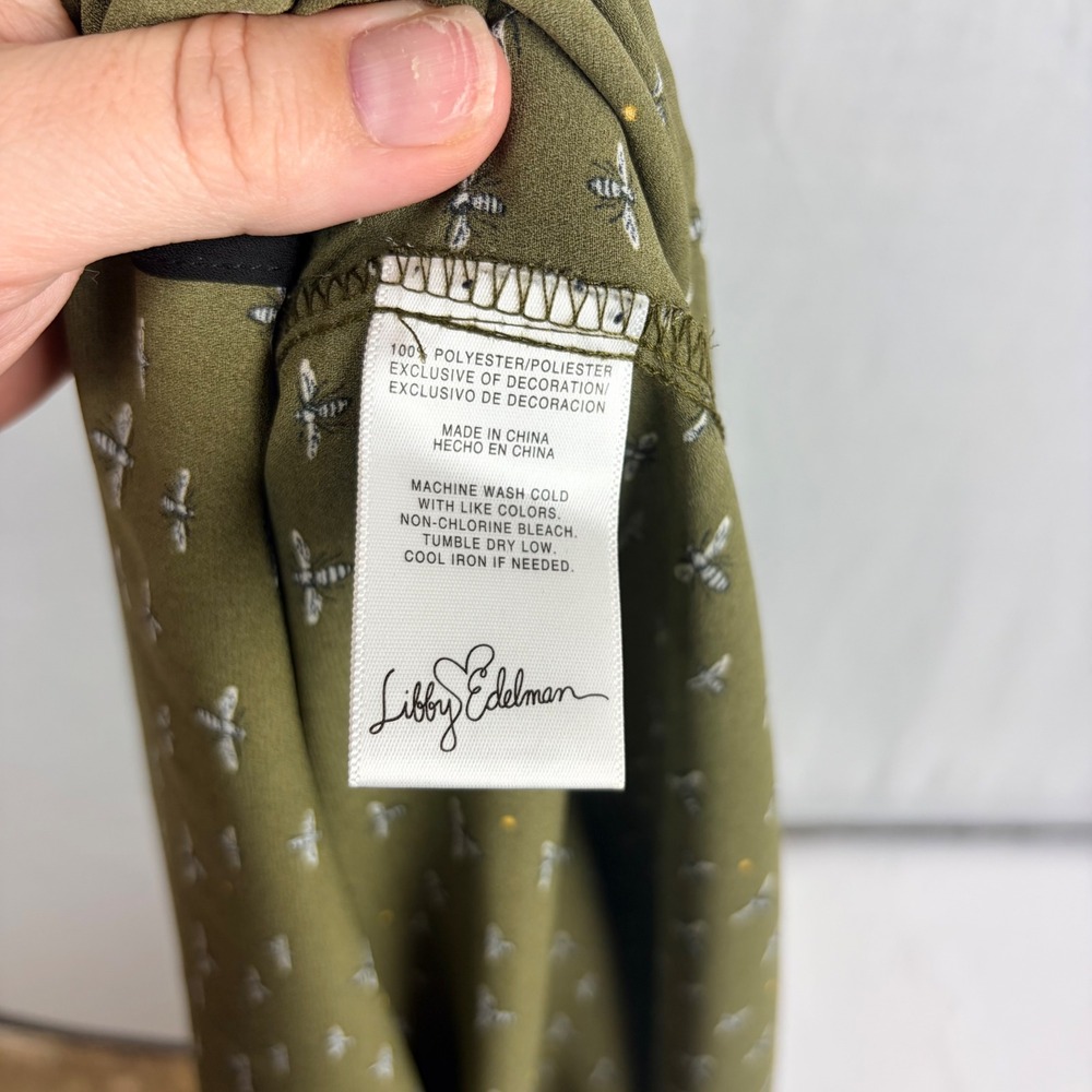 Libby Edelman Bee Print Blouse Olive Green Tassel Tie Split Neck Top Womens XL - Picture 13 of 13